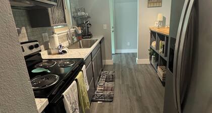 Charming 3-bedroom house with AC and WiFi in brilliant DeFuniak Springs