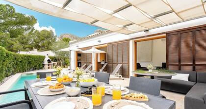 FOOTPRINTS VILLA. PINEWALK AREA. HEATED POOL. WIFI. 100m/2 MIN WALK TO THE SEA