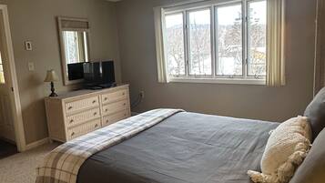 3 soverom, strykejern/-brett, wi-fi og sengetøy