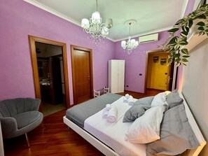 2 bedrooms, iron/ironing board, WiFi, bed sheets - Doria Boutique Apartment, family-friendly apartment in Vatican area (Roma)