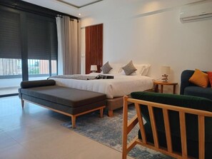 Caja fuerte, escritorio, espacio para trabajar con un portátil