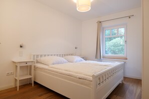 1 bedroom, bed sheets - Berensch Holiday, Apartment Brigitta, Holter Straße 7, 27476 Cuxhaven Berensch (Cuxhaven Berensch)