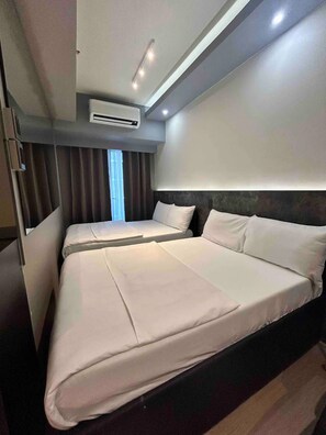 Twin Room, Non Smoking, Balcony - Shore 3 Residences by LUXE (Pasay)