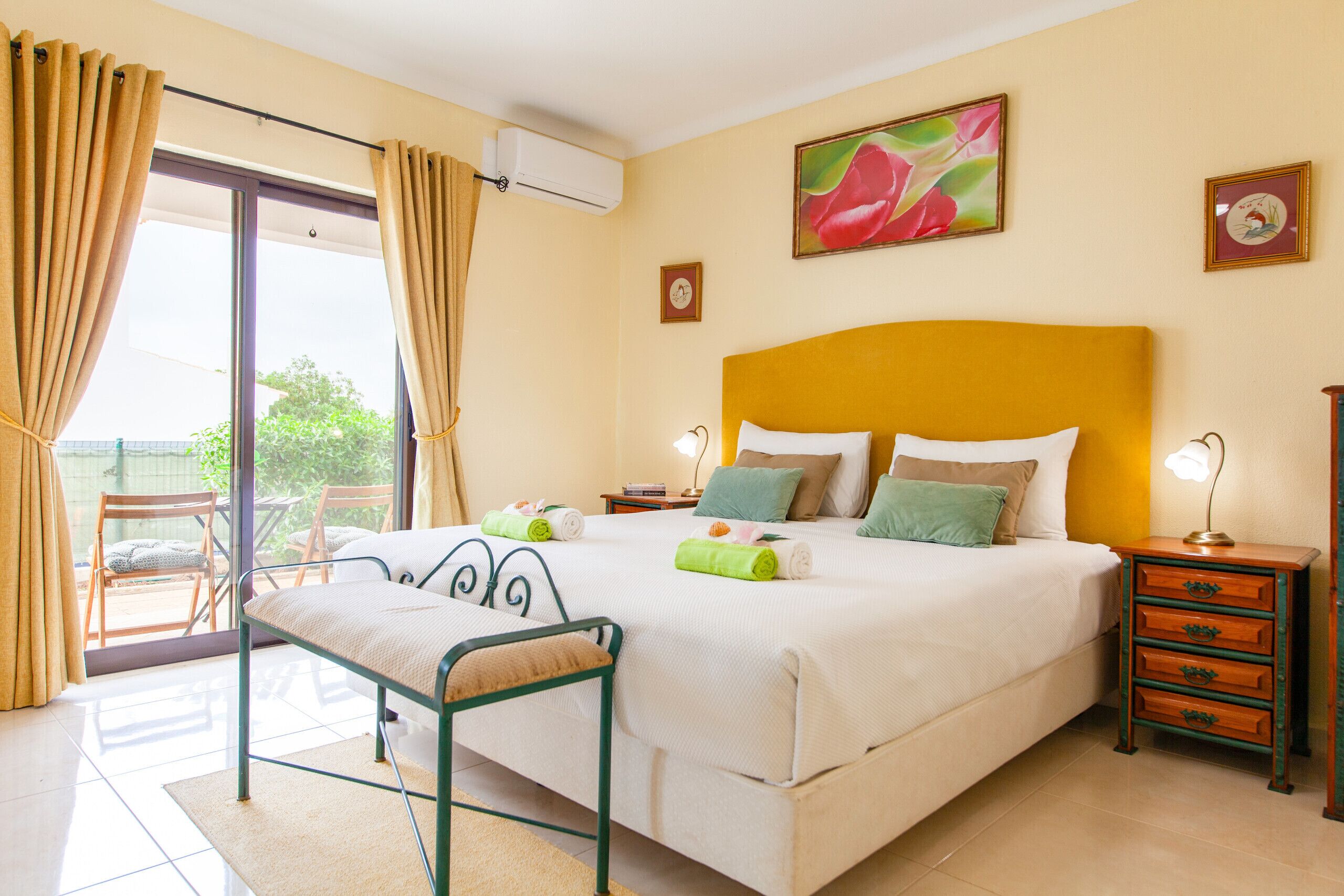 4 bedrooms, in-room safe, iron/ironing board, free WiFi