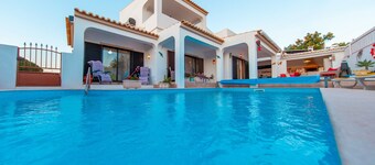 Zen retreat w/ heatable pool, Albufeira
