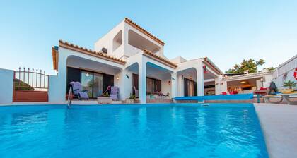 Zen retreat w/ heatable pool, Albufeira