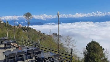 Tempat makan outdoor