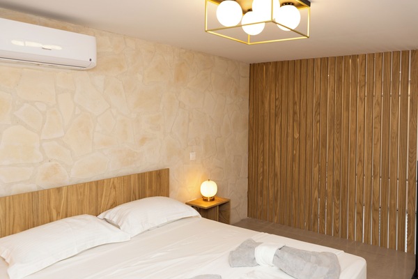 Hestia Apartment | 1 bedroom, laptop workspace, iron/ironing board, free WiFi