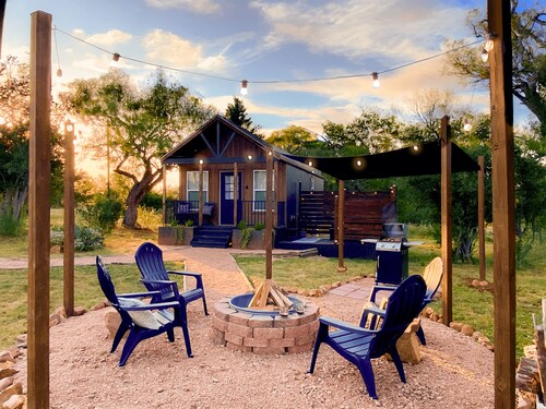 Charming Cabin w/ HOT TUB in the Heart of the TX Hill Country