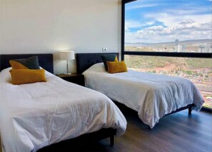 2 bedrooms, desk, iron/ironing board, WiFi