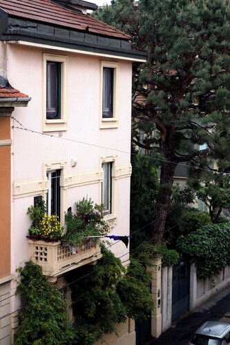 "Experience Classic Italian Charm at Lili's BnB in superb Milan"