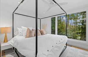 5 bedrooms, WiFi, bed sheets
