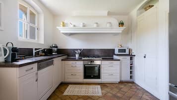 Fridge, microwave, oven, dishwasher