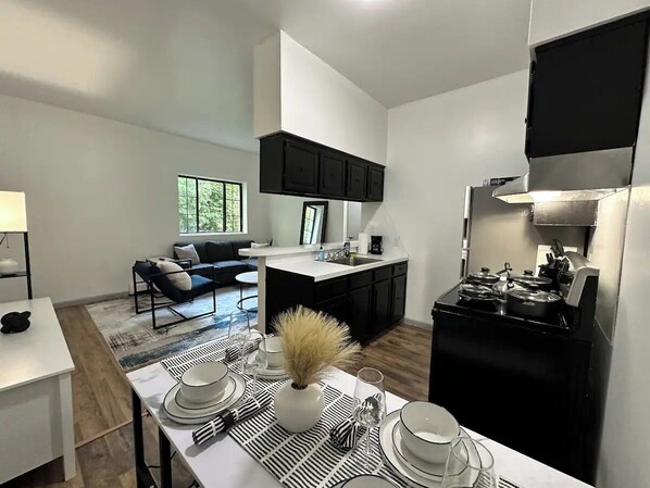 Private kitchen - Affordable Stay Near Proctors-A7 (Schenectady)