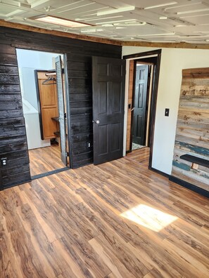 Interior - Colorado Cottage located at 7200 feet, near to Colorado Springs. (Elbert)