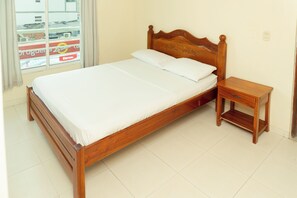 Kahden hengen perushuone | Ilmainen Wi-Fi, vuodevaatteet