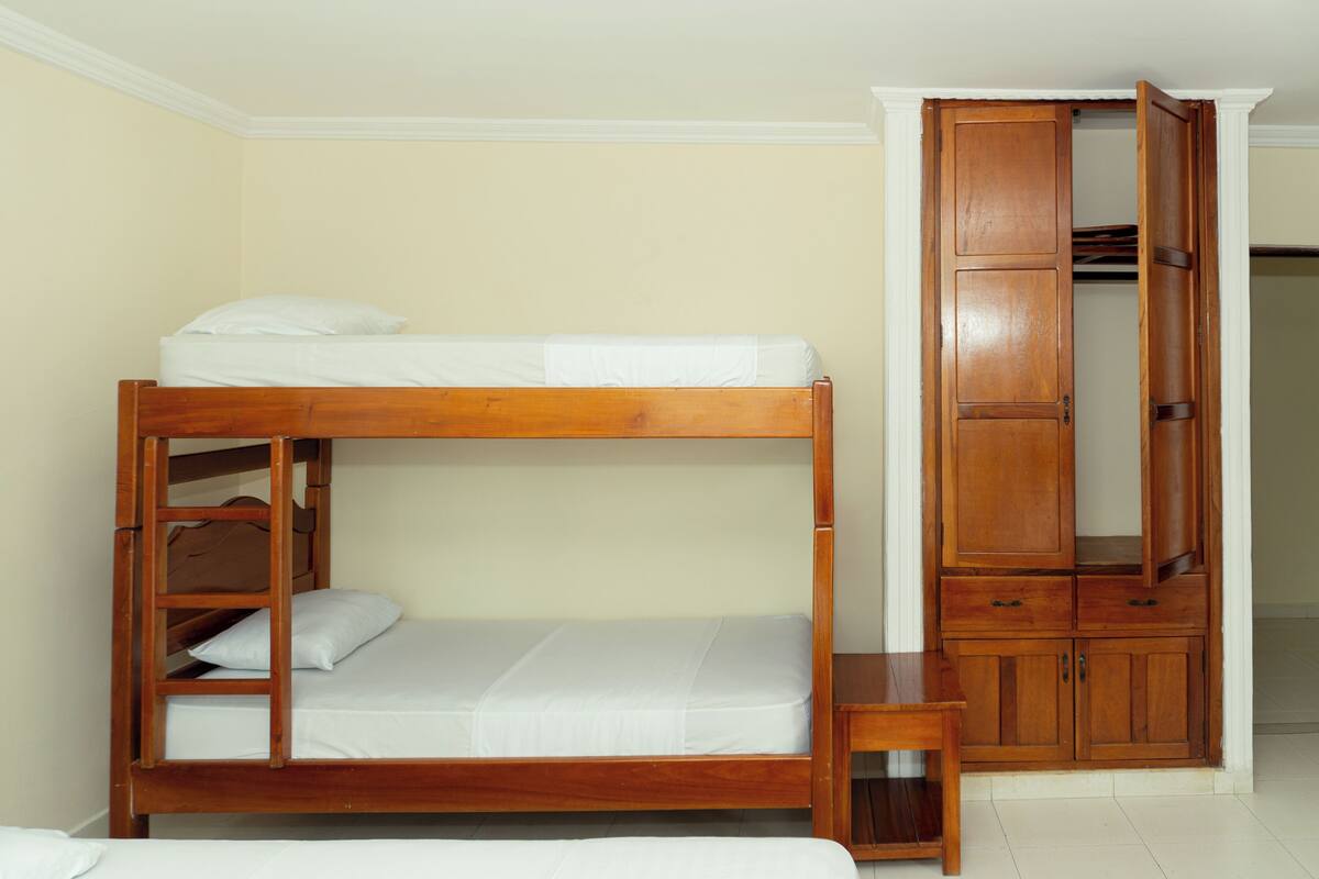 Basic Triple Room | Free WiFi, bed sheets