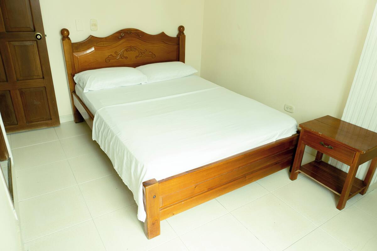 Basic Double Room | Free WiFi, bed sheets