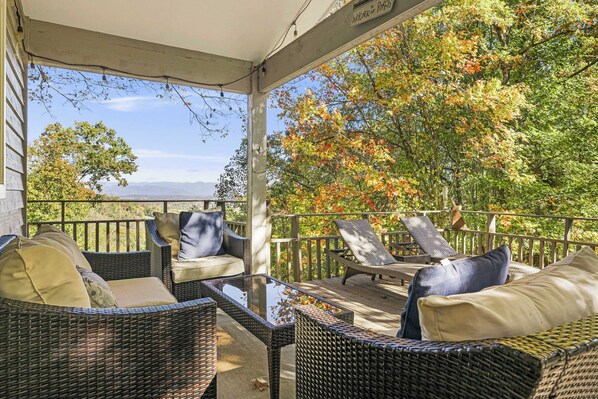 House (4 Bedrooms) | Interior - Cabin in the Sky by Avantstay Deck w/ Views (Leicester)