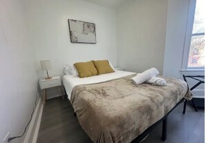 2 soverom, strykejern/-brett, wi-fi og sengetøy