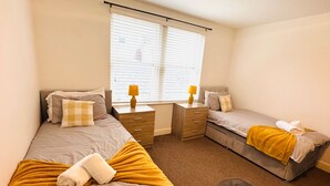 2 bedrooms, iron/ironing board, free WiFi, bed sheets - Curwen Apartment - 2 Bedroom Apartment (Workington)