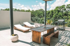 تناول الطعام بالخارج