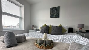 2 chambres, fer et planche à repasser, Wi-Fi gratuit, draps fournis