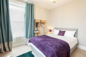 9 bedrooms, iron/ironing board, free WiFi, bed sheets - Hampton House - 9 Bedroom House (Saint Bees)
