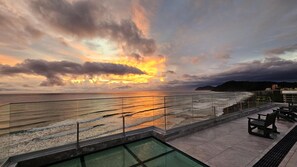 Outdoor pool - Jaco Beachfront Oasis 2-bedroom condo on Jaco Beach - Pacific Point #800 (Jaco)