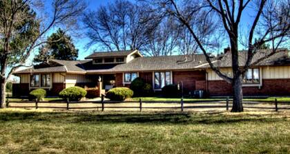 Large Home Near Boulder Fenced Yard 2 Dogs OK