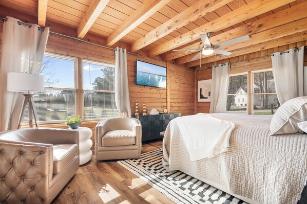 5 habitaciones, tabla de planchar con plancha, cuna de viaje y wifi 