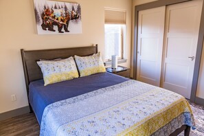 1 chambre, rideaux occultants, fer et planche à repasser, Wi-Fi gratuit