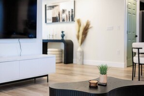 Interior - Central Mini putt getaway (San Jose)