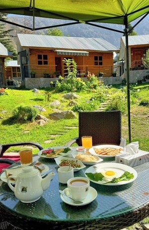 Food and drink - Grey Walls Mountain Huts & Cottages (Balakot)