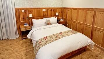 Habitación doble Deluxe, vista a la montaña | Insonorización, tabla de planchar con plancha y wifi gratis