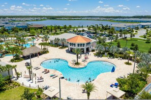House | 4 bedrooms - Gorgeous 4 BR With Pool and Lake View (Kissimmee)