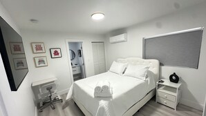 Unclassified image, 4 of 26, button - Charming 1-bedroom apartment with AC, WiFi in Heart of Miami (Miami)