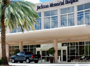 Exterior - Charming 1-bedroom apartment with AC, WiFi in Heart of Miami (Miami)