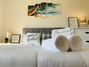 4 slaapkamers, een strijkplank/strijkijzer, wifi, beddengoed