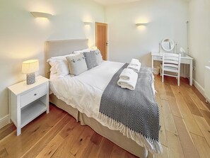 5 bedrooms, free WiFi, bed sheets