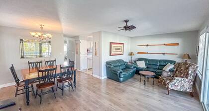 Zena's Penticton Beach Cottage