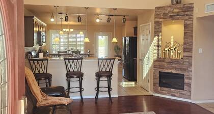 Beautiful Cozy 4 bedroom Home With Great Location!