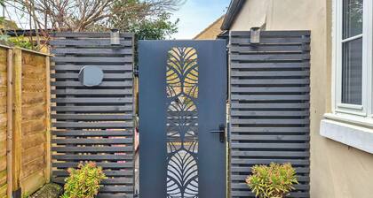 2 bedroom accommodation in Lechlade, The Cotswolds