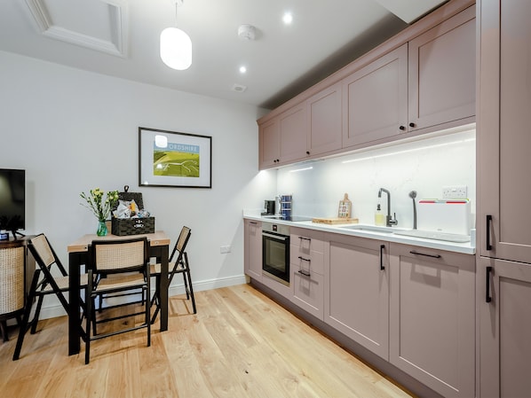 Dishwasher, highchair