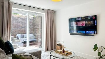 Televisio, kirjoja, musiikkikirjasto