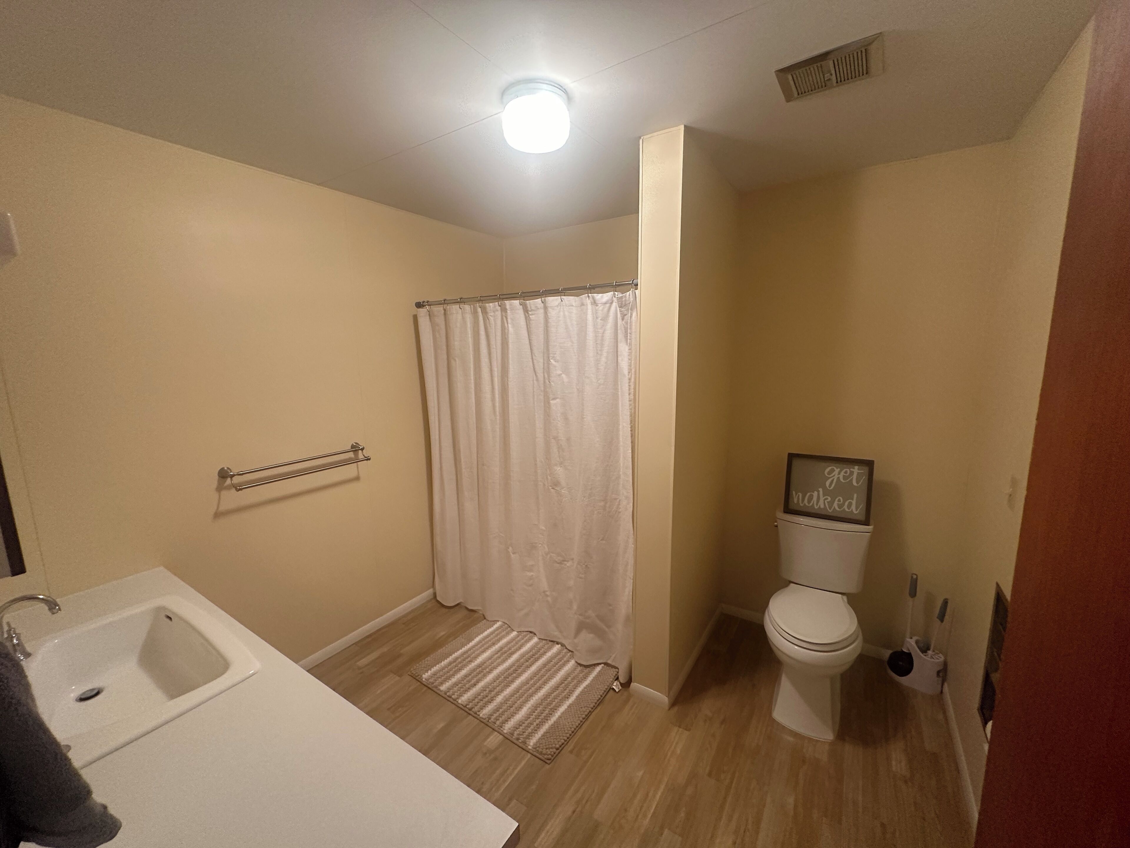 Håndklær, såpe og toalettpapir