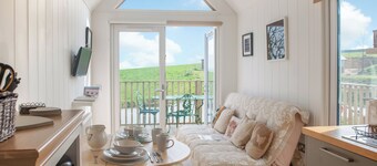 1 bedroom accommodation in Lifton