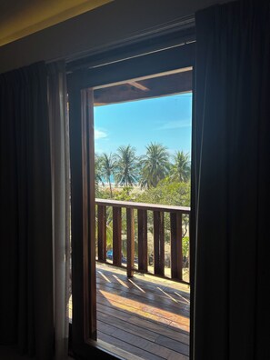 Deluxe Room, 1 King Bed, Air conditioning, Poolside | Minibar, in-room safe, individually decorated, desk - Mantra Hotel Boutique (Brisas de Zicatela)