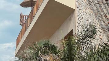 Façana frontal de l'allotjament