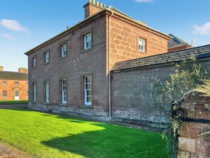 Unclassified image, 4 of 29, button